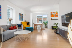 An ideal flat for the whole family or a couple that wants convenience, tranquili New York, NY Modern and clean flat, steps from metro and beach Entire condo vacation rental 576761085322175044