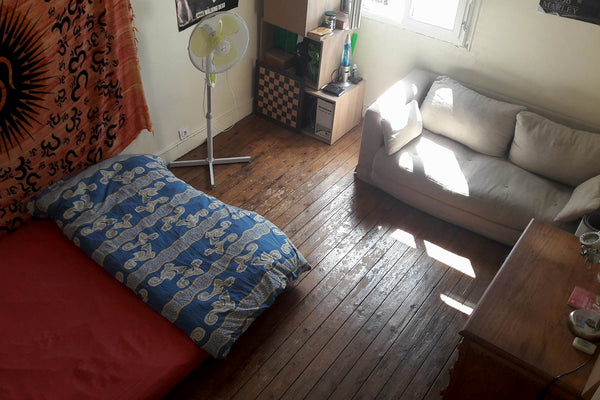 Situé à proximité du quartier culturel de Bordeaux, à deux pas de la gare et des Bordeaux, France Chambre d'hôte quartier Sainte-Croix Private room in rental unit vacation rental 19778495