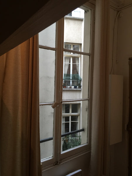 Studio meublé de 17 M2 avec kitchenette, mezzannine chambre, salon et salle d'ea Garches, France Studio Près Place des Vosges Paris Entire rental unit vacation rental 11470291