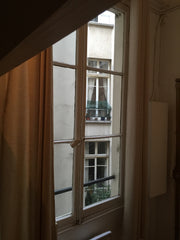 Studio meublé de 17 M2 avec kitchenette, mezzannine chambre, salon et salle d'ea Garches, France Studio Près Place des Vosges Paris Entire rental unit vacation rental 11470291
