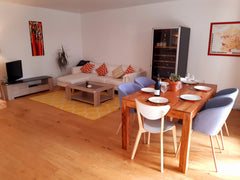Très joli appartement T4 de 90 m² avec garage et grand balcon.<br />Idéalement s Lyon, France Bel appart 90m²+garage/balcon métro Place Guichard Entire rental unit vacation rental 52485196
