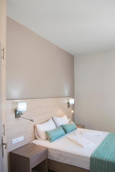 Relax with the whole family at this peaceful place to stay.<br /><br /><b>Licens Rethimnon, Greece Damnoni Sea View Apartments Entire rental unit vacation rental 706233112113830041
