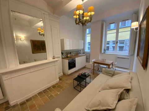 Appartement canut de charme en plein centre ville, à deux pas de la place des Te Lyon, France Appartement Canut Terreaux Entire rental unit vacation rental 775439968876071442