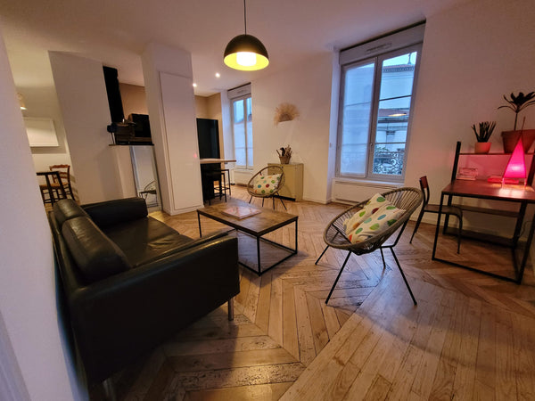 Ce logement parfaitement situé offre un accès facile à tous les sites et commodi Lyon, France Appartement centre Lyon 7e Saxe Gambetta Entire rental unit vacation rental 772308038303716211