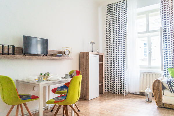 Eine schöne und moderne 2-Zimmer Wohnung im Herzen Wiens 2 Minuten vom Schloss B  Desirable 2BR - Bookable for Longstays Entire rental unit vacation rental 41088371