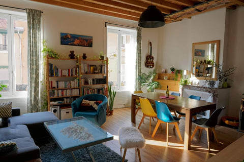 Appartement meublé T2 rénové dans le charme de l'ancien (poutres apparentes, par Lyon, France Superbe appartement rénové, à 20min de Lyon centre Entire rental unit vacation rental 710771871456371608