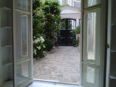 Studio équipé et rénové, sur cour arborée, dans le 7ième arrondissement à deux p New York, NY Studio de charme au centre de Paris Entire rental unit vacation rental 4515628