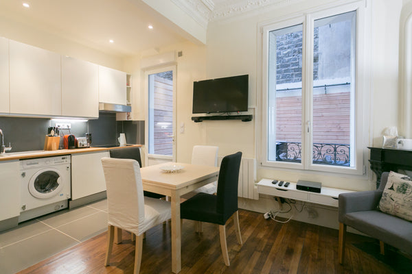 It's like a house in Paris! <br />Charming apartment entirely renovated with car Toulouse, France Charming 4-room apartment+terrace in 14th arrondissement of Paris Entire rental unit vacation rental 9765220