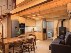 Evans House II is 2-level, 2 bedroom maisonette renovated in 2017.<br />All mode  Evans House II - Seaside Maisonette with Jacuzzi Entire townhouse vacation rental 20267919