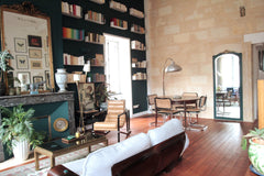 Au troisième et dernier étage d'un immeuble du XVIIIème siècle, construit sur le Paris, France Magnifique appartement dans le centre historique Entire rental unit vacation rental 21578986