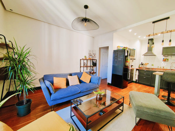 Très belle appartement, entièrement rénové proches des quais de Saône. L'apparte Sainte-Foy-lès-Lyon, France Appartement industriel lumineux et confortable Entire rental unit vacation rental 49009038