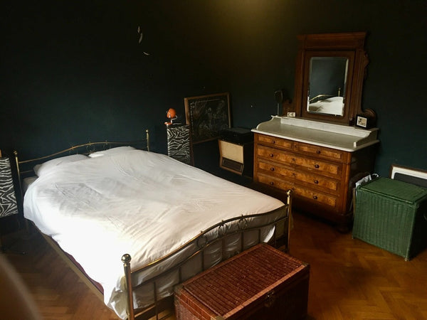 Our apartment is situated close to the city center, with lots of busses stopping Ghent, Belgium Private bedroom in Art (D)eco apartment. Private room in condo vacation rental 41023783