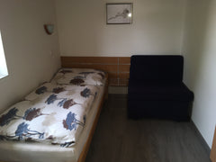 Náš rodinný dům se nachází ve velmi klidné čtvrti Dolní Chabry v Praze 8. Doprav Prague, Czechia Pension u Knížků Private room in home vacation rental 21888047