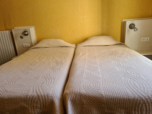 PERMANENT RECEPTION & ARRIVAL <br />Receptionist on spot 24/24h<br />FREE CANCEL Paris, France Room with twin single beds, Saint-Germain des Prés Room in boutique hotel vacation rental 20702595