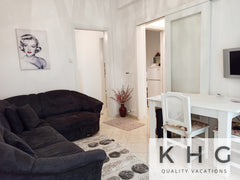 Newly renovated one bedroom flat, with luxury amenities like kitchen, shower, so Cephalonia, Greece Majestic Retreat in Exarcheia Central Athens! Entire rental unit vacation rental 53355095