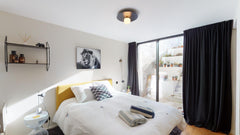 Private suite in a beautiful renovated mansion in Brussels.<br />The house is 5m Strasbourg, France Suite lumineuse dans belle maison ancienne rénovée Private room in home vacation rental 51463792