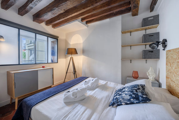 Located in front of a famous Parisian Hotel, les Bains Douches, in the heart of  Paris, France Cocon newly refurbished Haut-Marais Entire rental unit vacation rental 20084219