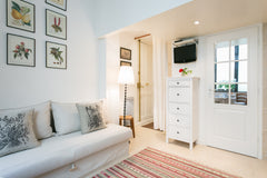 STORAGE FOR YOUR LUGGAGE  AND  AIR CONDITIONING!! <br />This beautiful cute stud Paris, France LOVELY STUDIO IN QUARTIER LATIN Entire rental unit vacation rental 21194
