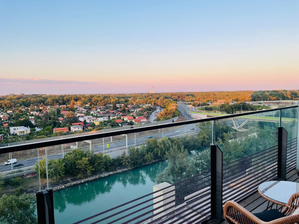 Mit Blick auf den idyllisch grünen Wiener Prater, den bunt beleuchteten Prater m Vienna, Austria Blick über Wien mit Balkon und Dachterrassen Pool Entire rental unit vacation rental 696830597717626485