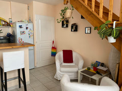 Bonjour, je suis Vincenzo et je vive au centre du plus mignon quartier de Lyon.  Lyon, France Dans le cœur de la Croix Rousse ♥️ Entire rental unit vacation rental 44279689