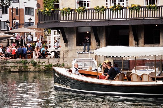 Oxford Sightseeing Picnic River Cruise  Private Tours and Travel Guide Europe London CITY Oxford Destination Tour