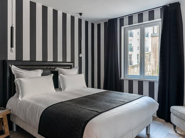 Luxury hotel treatment with the freedom of apartment living. For each booking, B Paris, France chambre 101 et 201 · chambre 101 et 201 · chambre Entire rental unit vacation rental 22626000