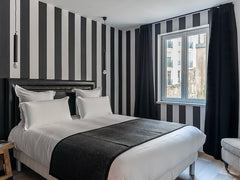 Luxury hotel treatment with the freedom of apartment living. For each booking, B Paris, France chambre 101 et 201 · chambre 101 et 201 · chambre Entire rental unit vacation rental 22626000