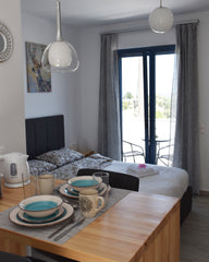 Hier wohnt man mitten unter Griechen, das noch sehr ursprüngliche Dorf mit seine Greece A&E Elpida Rooms Laerma Village/ Moutzis Entire rental unit vacation rental 43957859