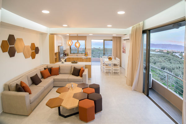 Bee House Luxury Apartment is located right at the start of Kissamos town, comin Kissamos, Greece Bee House Luxury Apartment Entire home vacation rental 23017667