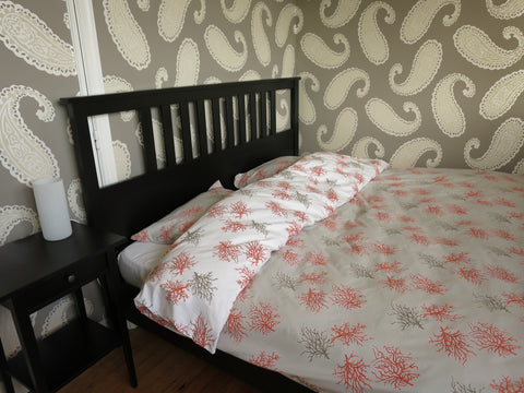 A cosy cottage-like house. Wifi. Well equipped kitchen. S-W terrace and garden.  Brussels, Belgium 4 bedrooms, subway, forest & restaurants Entire townhouse vacation rental 4633453