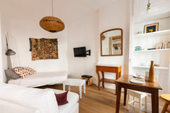 Charmant studio de 24 m2 situé en plein centre ville, quartier Guillotière, proc Lyon, France Studio La belle vie // Quand on arrive en ville Entire rental unit vacation rental 564059631568592733