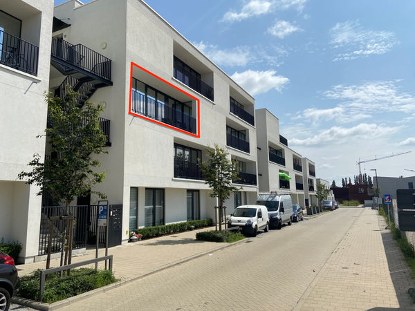 Het appartement is gelegen in de wijk Eksterlaar (grens Deurne/Borsbeek), op een Kapellen, Belgium Luxueus gemeubeld 2-slaapkamer appartement Entire rental unit vacation rental 51552571