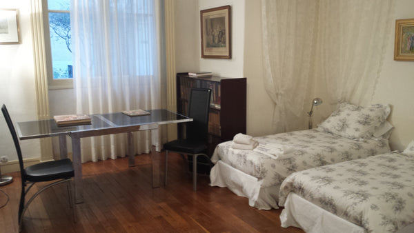 Ideal for family. 4 bedrooms 2 bathrooms<br /><br /><b>Guest access</b><br />Ent Paris, France 4 bedroom apt in 16th arrt Entire rental unit vacation rental 4536088