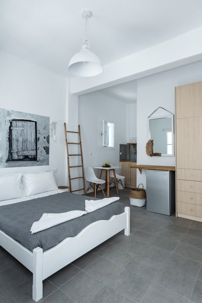 In the heart of Mykonos town, between the traditional white houses and the cobbl  White and Grey Chora Entire rental unit vacation rental 38474348