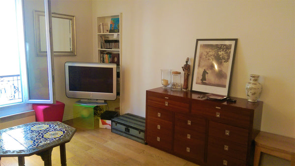 Cet appartement de 40m2 au 1er étage  d'un petit immeuble est situé à 20 min de  Carencro, LA 20 mn à pied de l' Arc de triomphe minimum 3 nuits Entire rental unit vacation rental 4963364