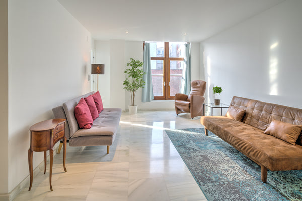 This beautiful luxury apartment is located right on the famous 