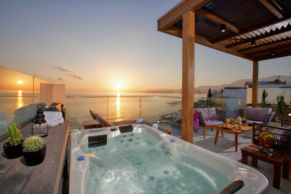 Veranda seaside with Private jacuzzi and huge balcony with view on the sea.<br / Heraklion, Greece Veranda Seaside with Private Jacuzzi Entire condo vacation rental 5800464