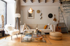 Hi, we're Alex & Luz, i'm an actor, she's a stylist<br /><br />We propose to you Paris, France Loft in nice parisian courtyard-"campagne à Paris" Entire loft vacation rental 14296010