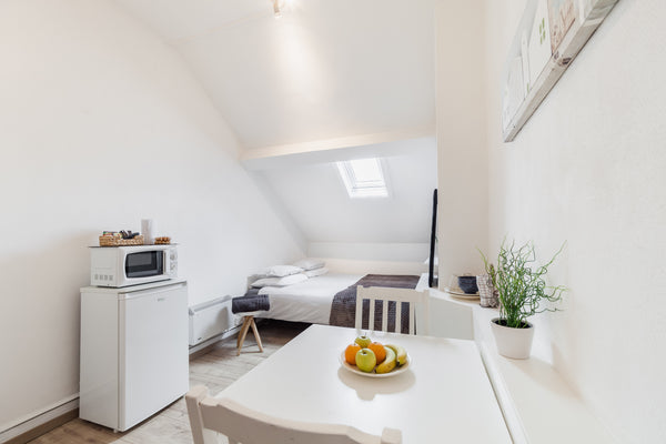 The room for two person was recently refreshed and well equipped.<br />There are Brussels, Belgium Room midi station Private room in rental unit vacation rental 16920621