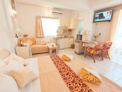 Evli Apartments is fortunately  located in the most  beautiful area of Rethymno  Greece Evli 4,spacious apartment, 7 min walk to center Entire rental unit vacation rental 789777