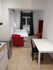 Perfectly located studio on the ground floor of a backhouse in a charming street  Studio next to the parvis de Saint Gilles Entire rental unit vacation rental 22447929