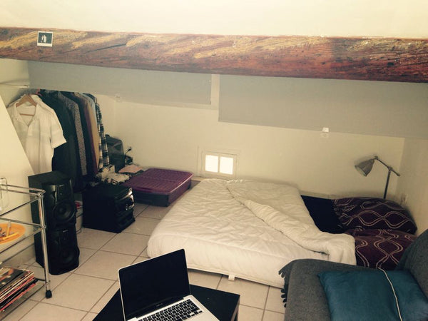 Appartement sous les toits poutre apparente - 4ème étage sans ascenseur - Lit 2  Saint-Étienne, France Appartement 25m2 (2pers) Lyon 7ème (centre ville) Private room in rental unit vacation rental 9356489