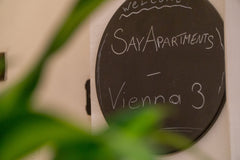 Schicke und elegante Wohnung neben dem Bahnhof und U-Bahn Station Wien Mitte ( 3  Vienna old Town/ perfect location Entire rental unit vacation rental 697661456220156980