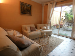 Maison idéale pour une famille ou groupe de 6 personnes maximum, avec terrasse,  Bordeaux, France Confortable maison familiale avec jardin Bordeaux Entire townhouse vacation rental 45834406
