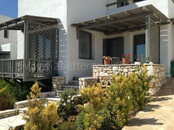 A comfortable, luxury villa with 3 bedrooms and 2 bathrooms, located in the area Greece The Lolantonis beach villa - Paros Cycladic home vacation rental 9510033