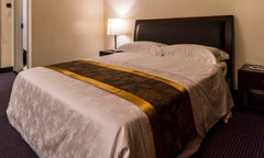 Our One Queen Room has one Queen-Size bed and offers complimentary flat screen s  Hotel in Queens · ★4.40 · 1 bedroom · 1 bed · 1 private bath Room in hotel vacation rental 1061632971843436364