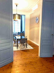 Appartement au premier étage d’une maison bruxelloise du début du siècle passé.< Schaerbeek, Belgium Appartement lumineux proche du centre Entire rental unit vacation rental 38490282