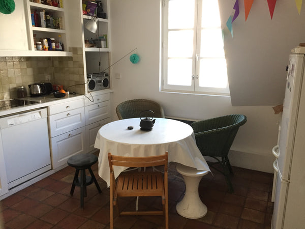 Notre appartement de 87m2 sur deux étages est au coeur de Paris à 2 min de la pl Paris, France Duplex à Bastille - chambre privée Private room in rental unit vacation rental 17912150