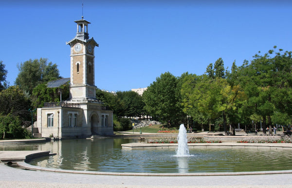 Appartement lumineux avec sympathique balcon dans un quartier tranquille à 2 pas Paris, France T3 avec balcon - Paris 15ème Entire rental unit vacation rental 7019387