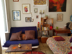 Appartement très confortable er lumineux dans un quartier fleuri et très calme.< Bordeaux, France Petit appartement cosy à 2 min à pied de la gare Entire rental unit vacation rental 26166289